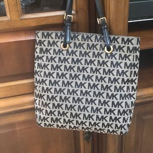 Michael Kors tote